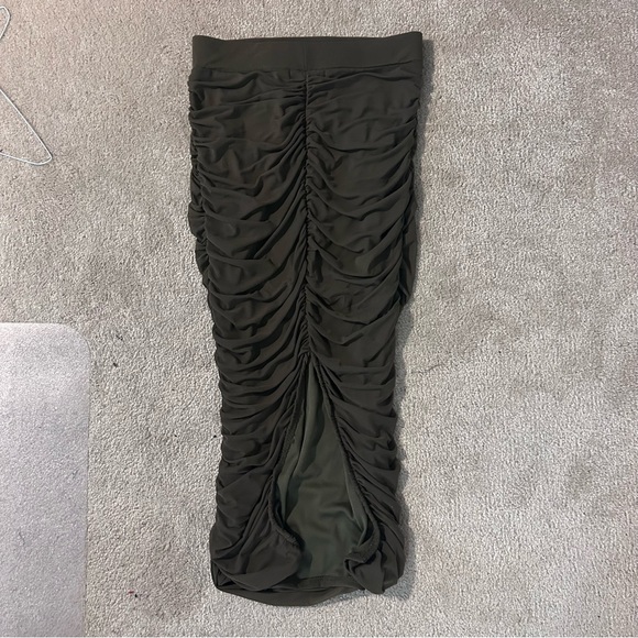 Dark green high waist ruched skirt - Picture 2 of 3